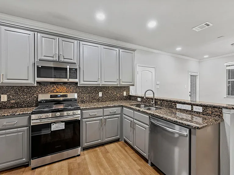1045 Rodin Ln — Photo 6