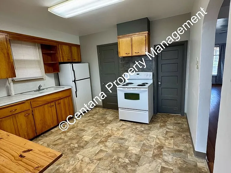 1528 A St — Photo 10