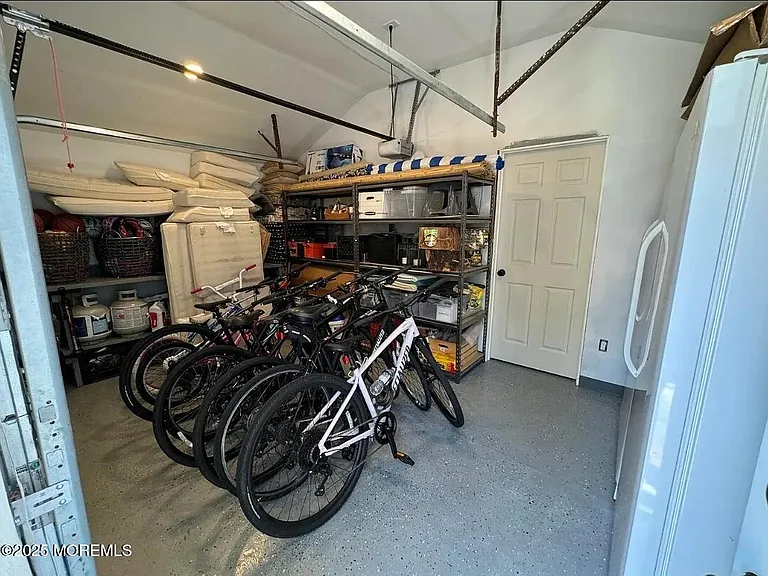 184 Ridgewood Ave — Photo 14