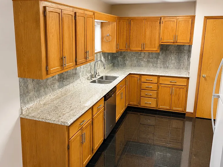 710 Caine St — Photo 10