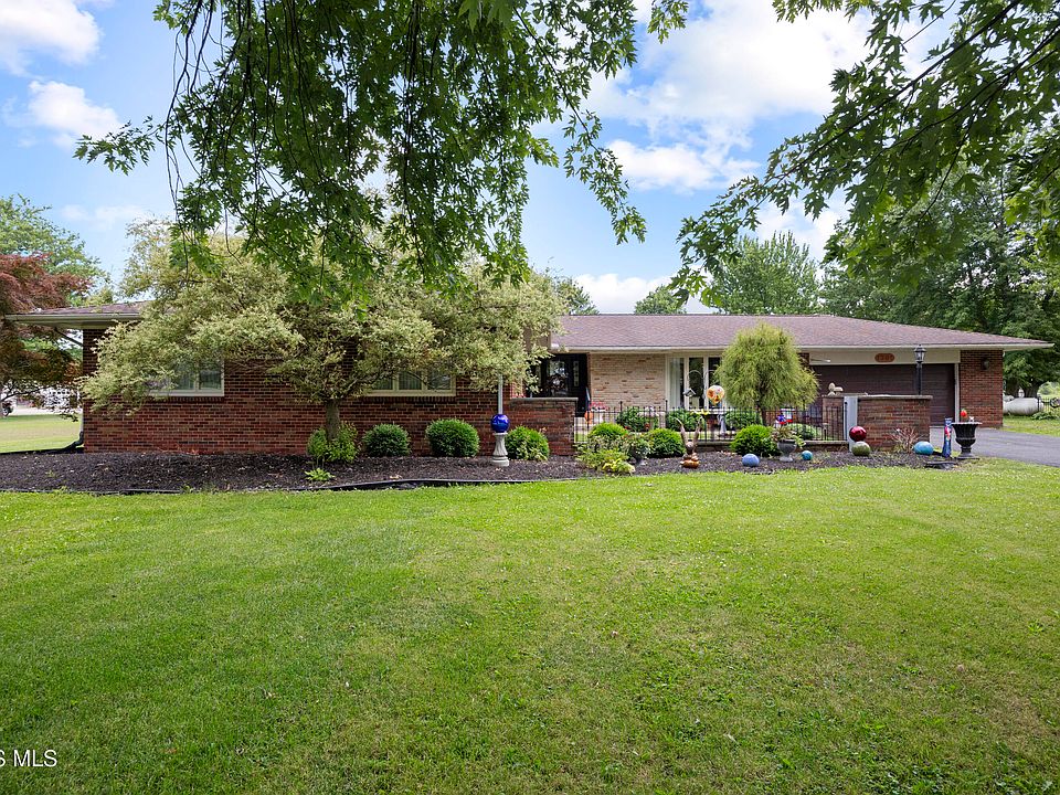 1st image of 1361 N Tettau Rd