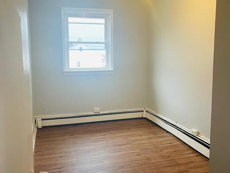 34 Paterson Ave — Photo 4