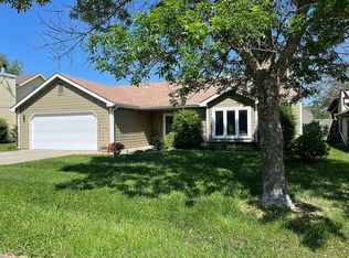 2720 Bluestem Ct, Lawrence, KS 66047