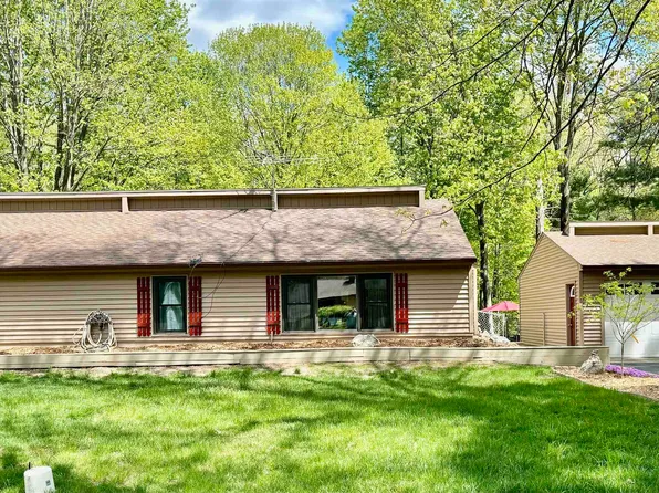 2224 N Lynn St, Sanford, MI 48657