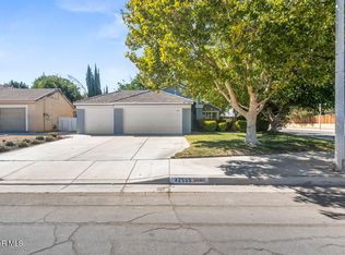 42555 La Gabriella Dr, Quartz Hill, CA 93536