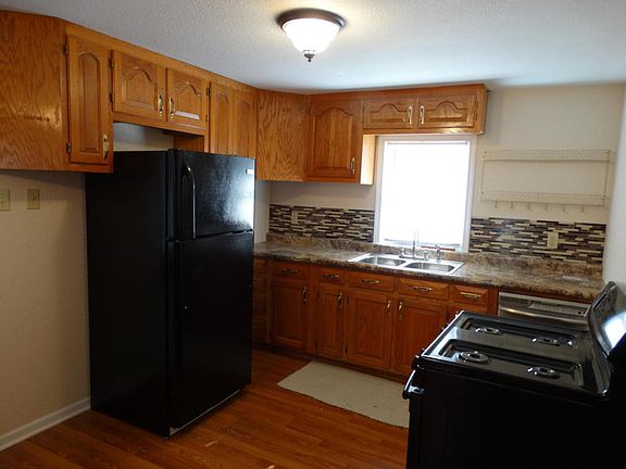 5th image of 470 S Benton Ave