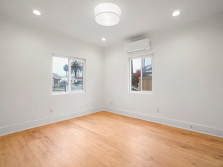 2736 S Sycamore Ave — Photo 14