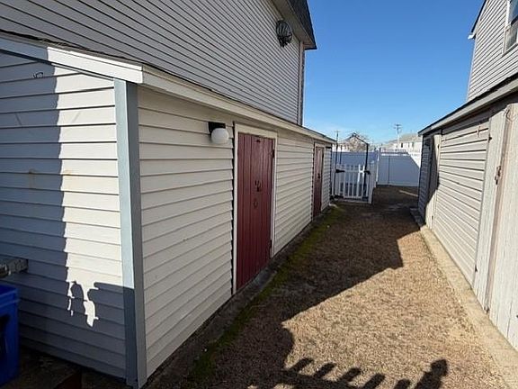 2nd image of 241 Seabreeze Ct