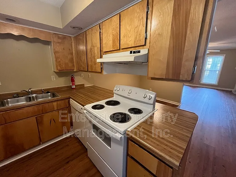 3244 Southern Ave — Photo 8