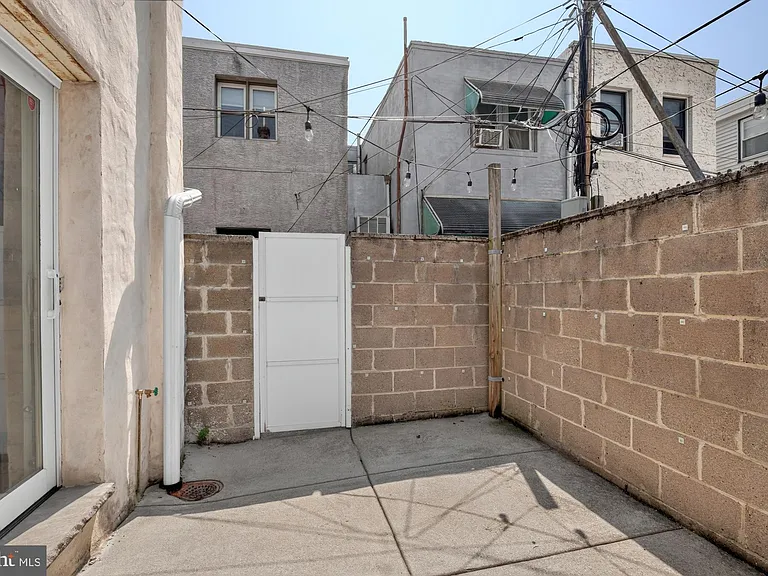 1202 Gerritt St — Photo 10