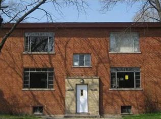 702 Walnut St, Waukegan, IL 60085