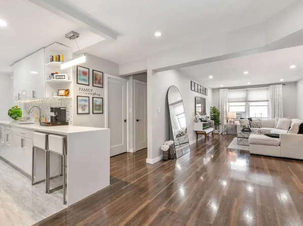 33-44 93rd Street #5X, Jackson Heights, NY 11372