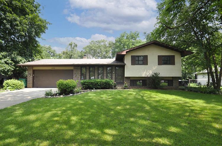 1st image of 22355 Applewood Ln