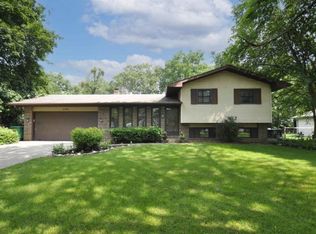 22355 Applewood Ln, South Bend, IN 46628