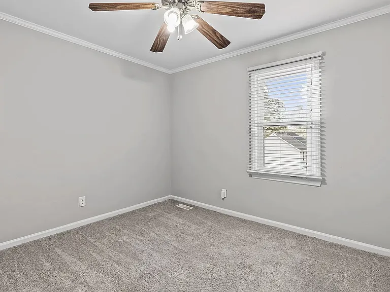 631 Bashford Rd — Photo 13