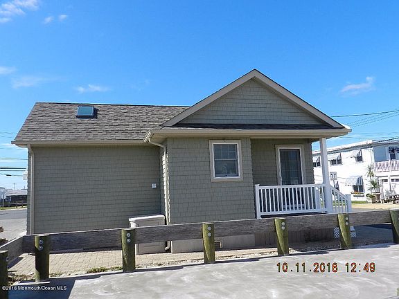 3rd image of 27 21st Ave