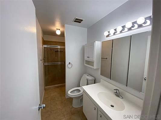 5th image of 5037 La Cuenta Dr