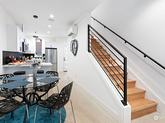 5th image of 14023 Greenwood Avenue N #D