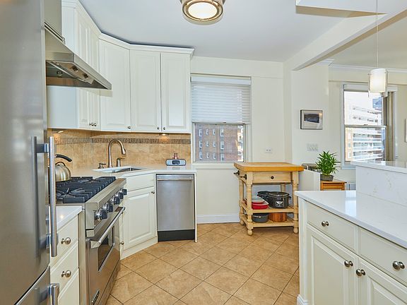 5th image of 2621 Palisade Ave APT 8A