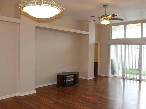 5th image of 11050 Clairmont Ct