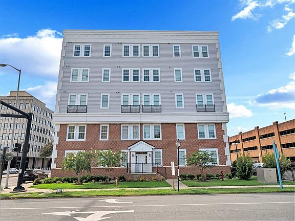 2nd image of 430 Crawford St APT 308