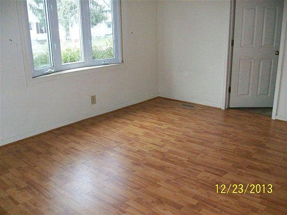 3rd image of 5024 Lauderdale Dr