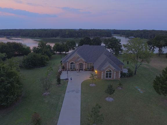 2nd image of 1117 The Shores Dr