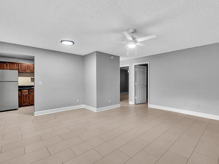 626 SW 14th Ave #204 — Photo 17