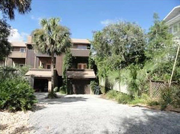 1st image of 2060 Beach Ave