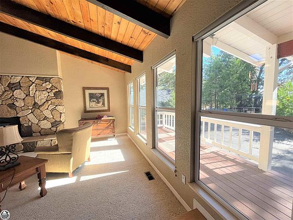 3rd image of 23856 Hilltop Cres