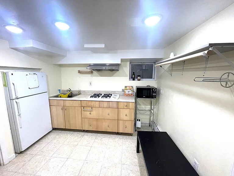 91 Garrison Ave #C — Photo 3