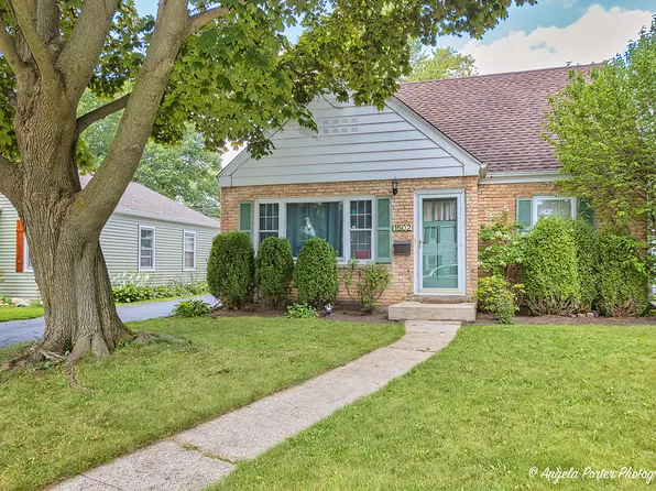 1502 Alexander Ct, Waukegan, IL 60085