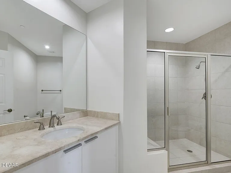 241 Riverside Dr #2509 — Photo 20