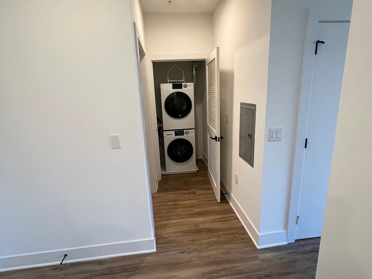 1 bed, 655 sqft, $2,400 — Photo 4