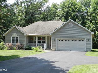 20 Cashmere Dr, Fort Edward, NY 12828