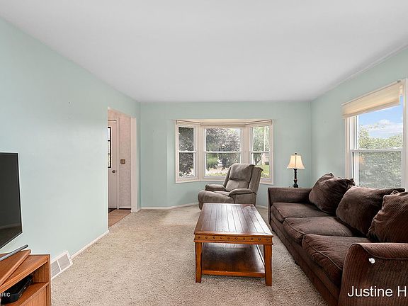 5th image of 12933 3rd Ave NW