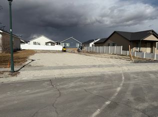 1817 E Juniper Dr, Eagle Mountain, UT 84005