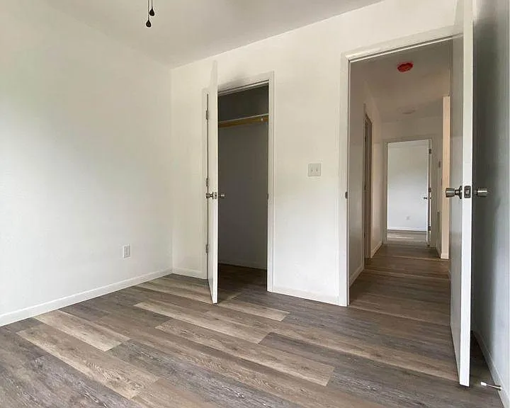 315 Hagood St — Photo 6