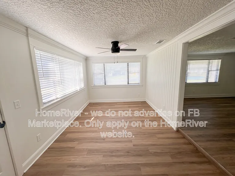 4525 Kennedy Ct — Photo 2