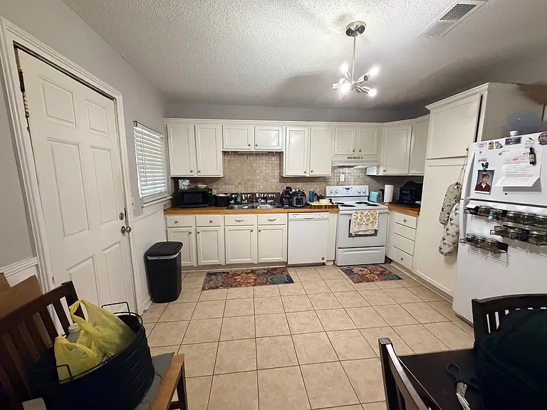 2092 Heckle St — Photo 3