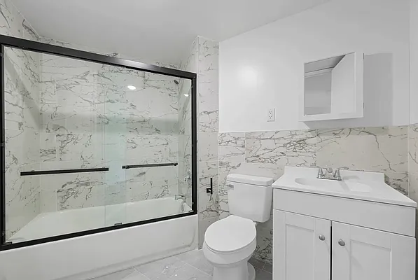 Bathroom, photo 2