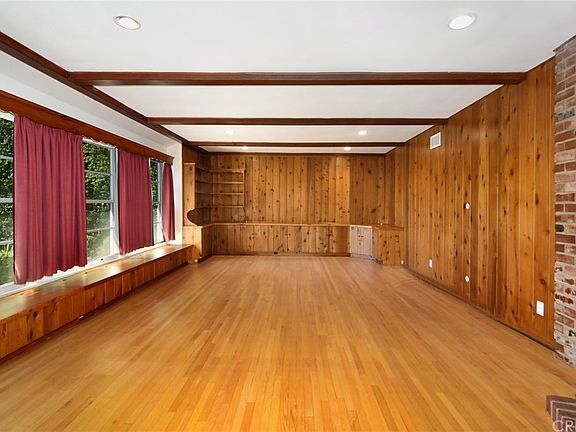 2nd image of 4858 Poe Ave