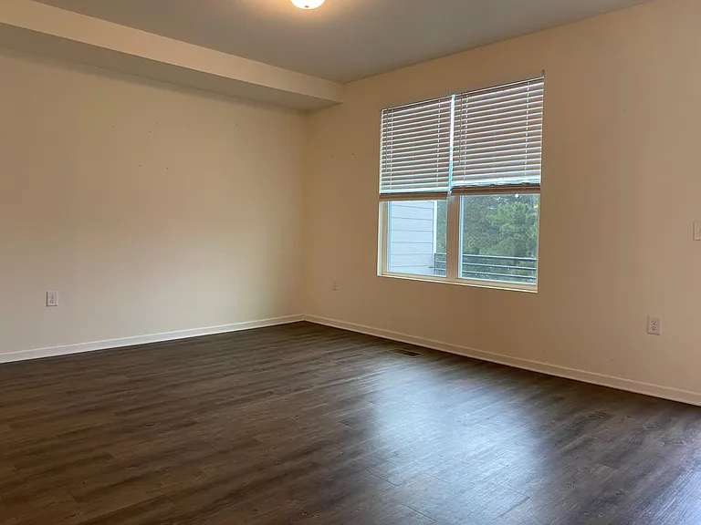 324 Skymont Dr — Photo 6