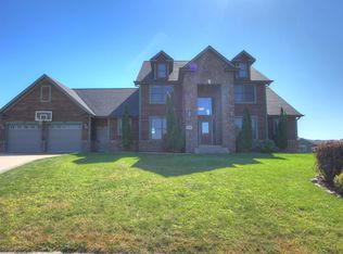387 Crestview Ct, Goodhue, MN 55027