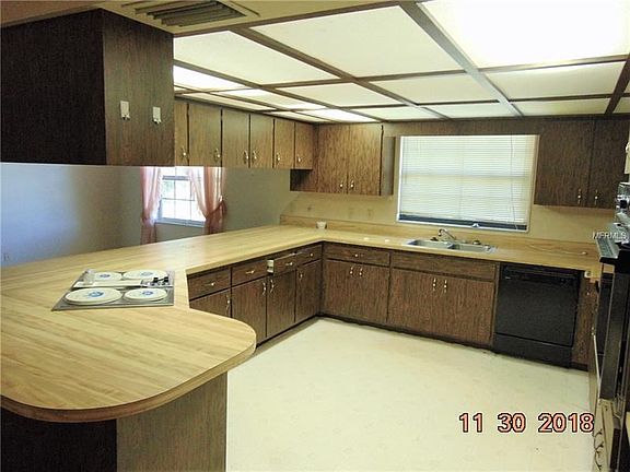 Kitchen with plenty of storage