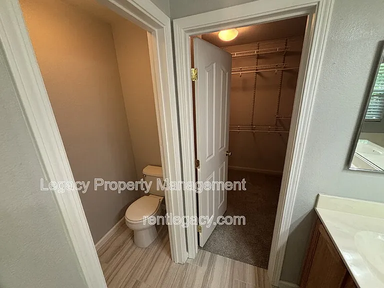 108 Esplanade Cir — Photo 21