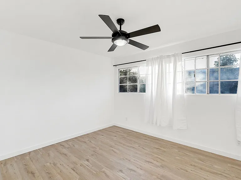 3934 Gibraltar Ave #8 — Photo 8