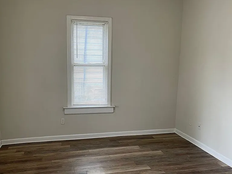374 Park Ave — Photo 27