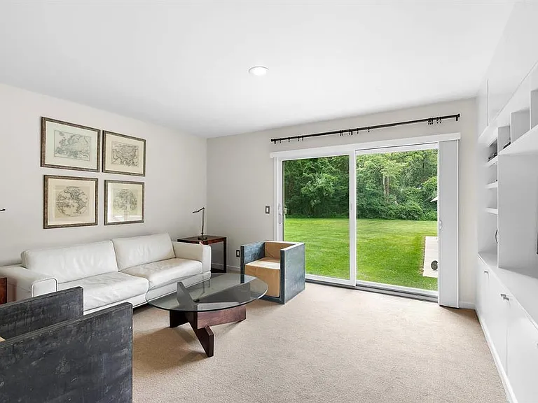 10 Fox Hollow Dr — Photo 17