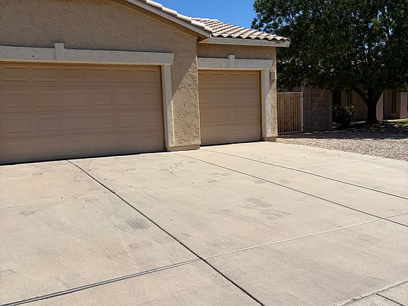 3rd image of 1042 E Canyon Way